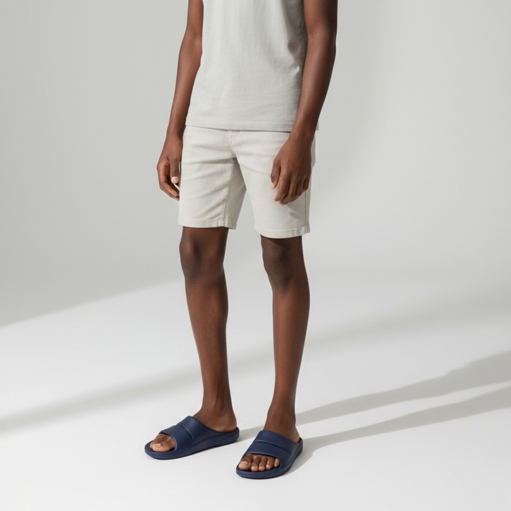 BNWT OOFOS Navy Sandals
